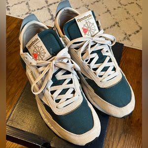 Reebok CL Legacy sz 12